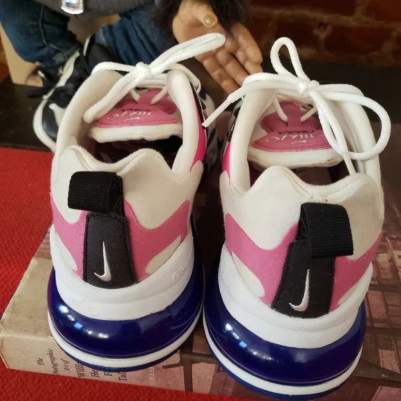 Nike Air React 270 - Picture 7 of 13